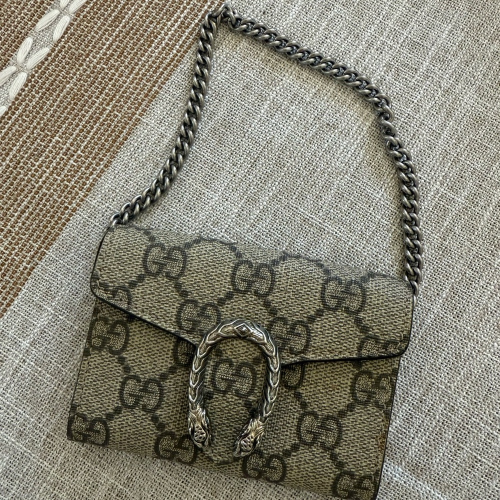 Gucci Beige GG Supreme Dionysus Mini Shoulder Bag with Silver Chain